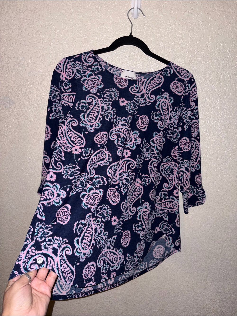 NWOT Andree By Unit “The Lilly Paisley Blouse” Navy💙 w/Bright Blue🩵&Pink🩷 Small - Picture 5 of 8